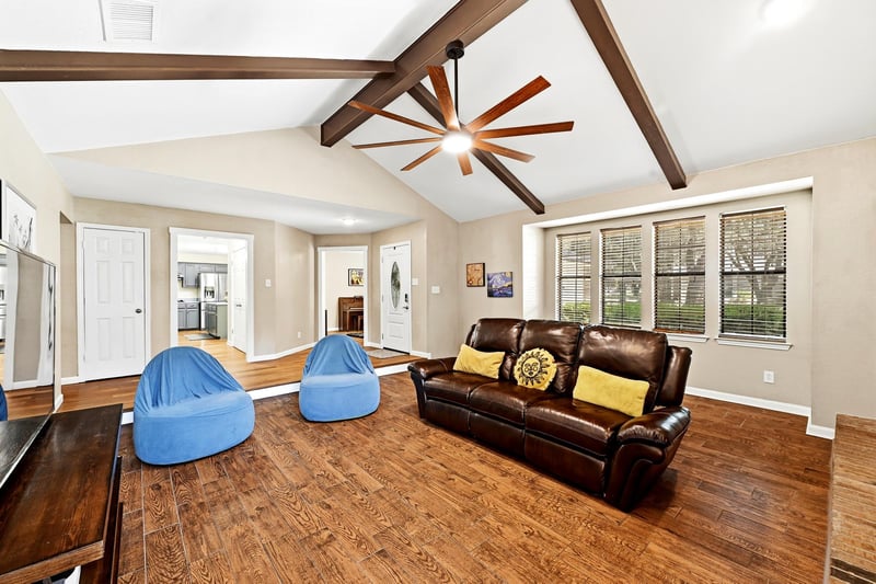 101 Redwood LN, Pflugerville, TX 78660