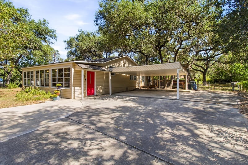606 Harmons Way, San Marcos, TX 78666
