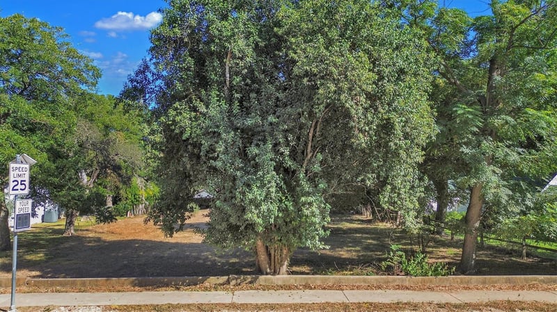 1247 W San Antonio ST, San Marcos, TX 78666