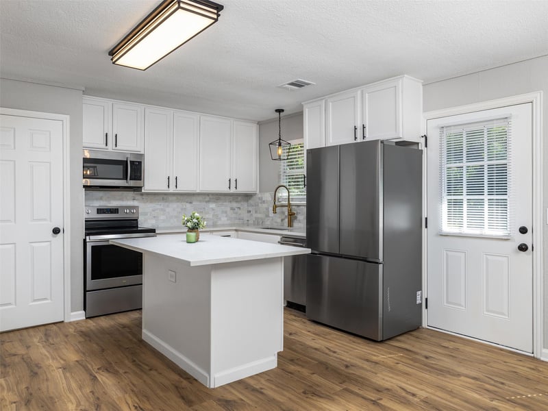212 E Taylor ST, Thrall, TX 76578