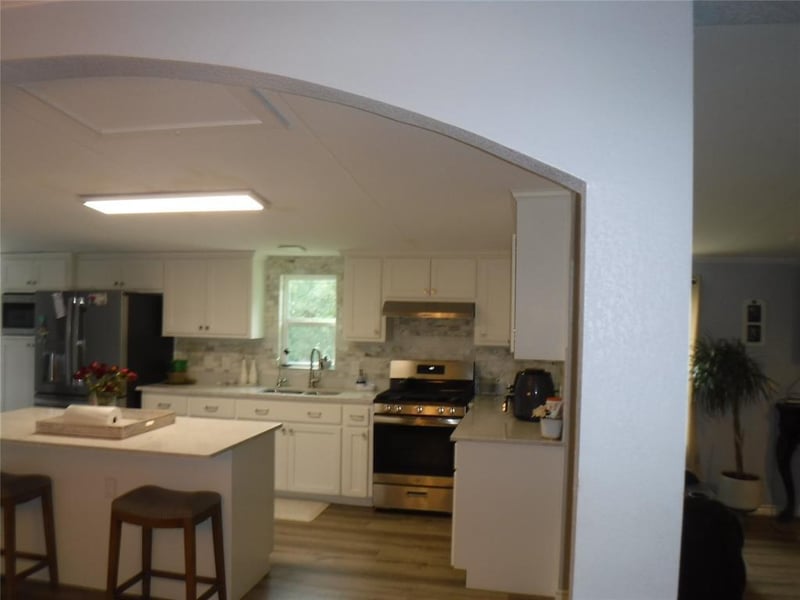191 Hickory LN, Elgin, TX 78621
