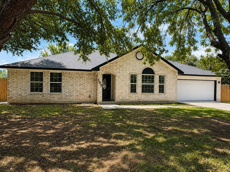 102 Sequoyah ST, Buda, TX 78610