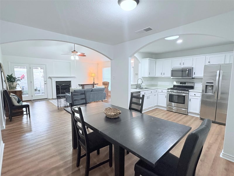 608 Saunders DR, Round Rock, TX 78664