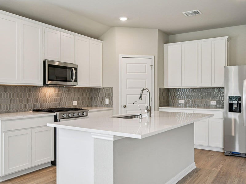 150 Coopers Hawk CRST, Cedar Creek, TX 78612