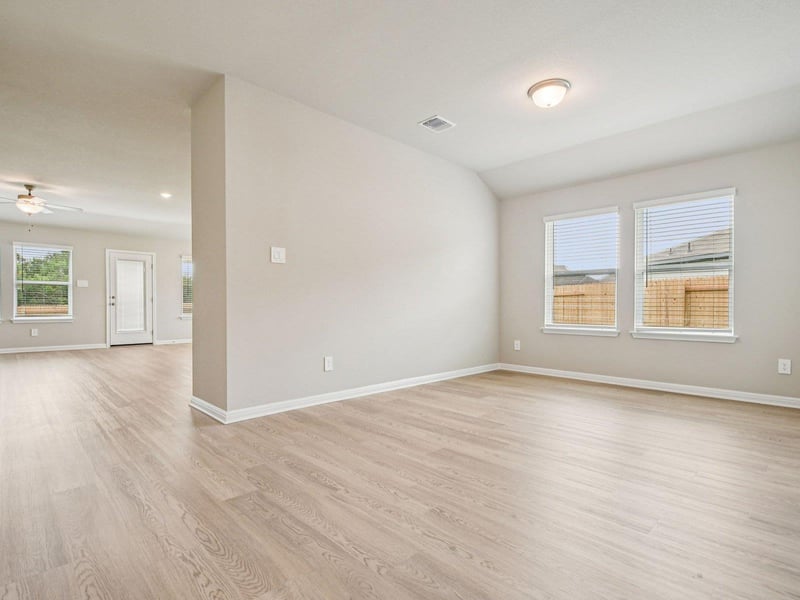 150 Coopers Hawk CRST, Cedar Creek, TX 78612
