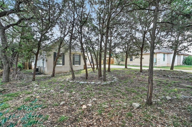 4 Cedarwood CIR, Wimberley, TX 78676