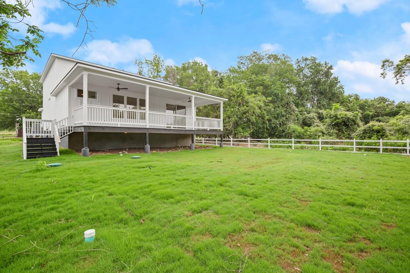 147 Kahana LN, Bastrop, TX 78602