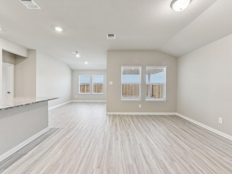 129 Sleep HOLW, Jarrell, TX 76537