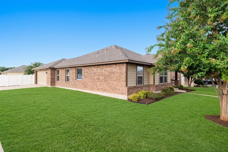 1102 Petroglyph TRL, Pflugerville, TX 78660