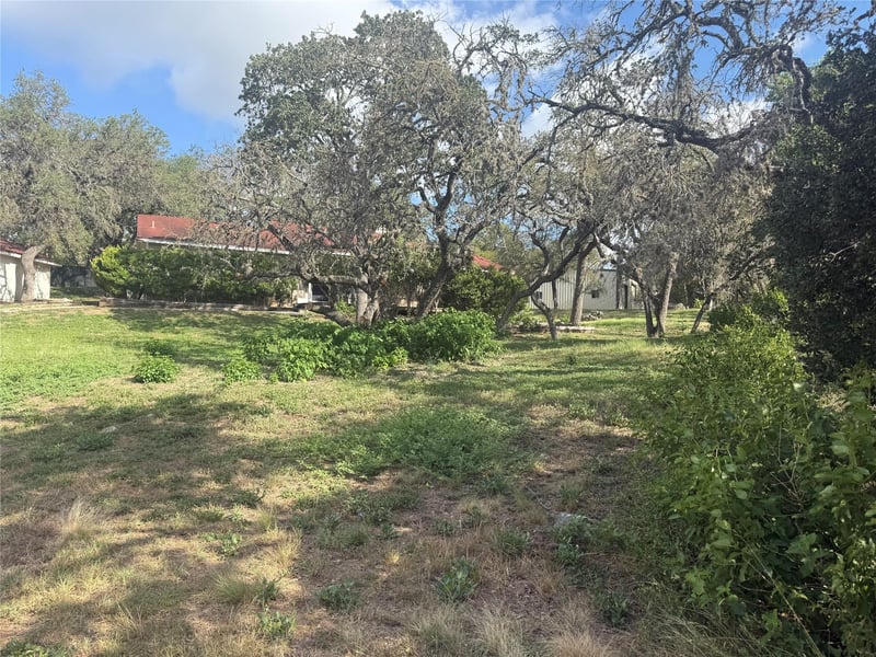 900 Dove DR, Manchaca, TX 78652