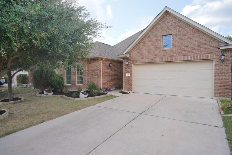 2301 Yaupon Range DR, Leander, TX 78641