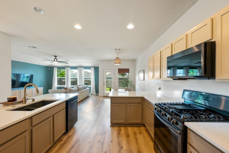 1391 Stone Rim Loop, Buda, TX 78610