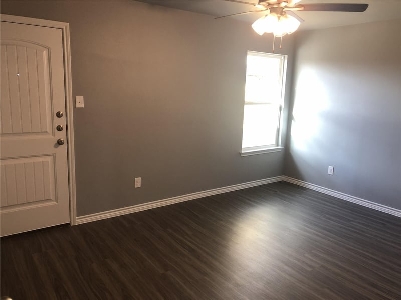 1818 Castroville TRL, Copperas Cove, TX 76522
