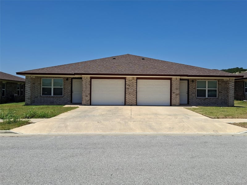 1818 Castroville TRL, Copperas Cove, TX 76522