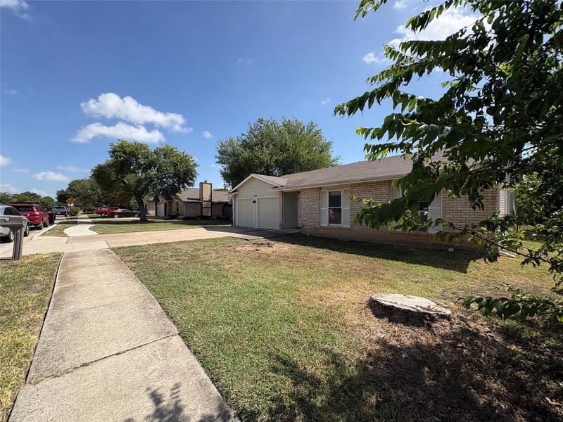 1709 W Mesa Park DR, Round Rock, TX 78664