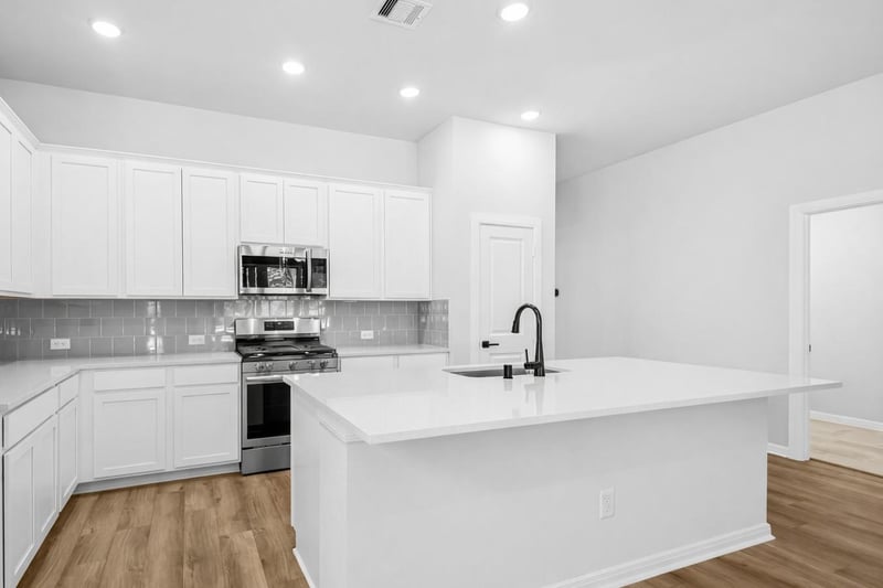 904 Prominence Way, Leander, TX 78641