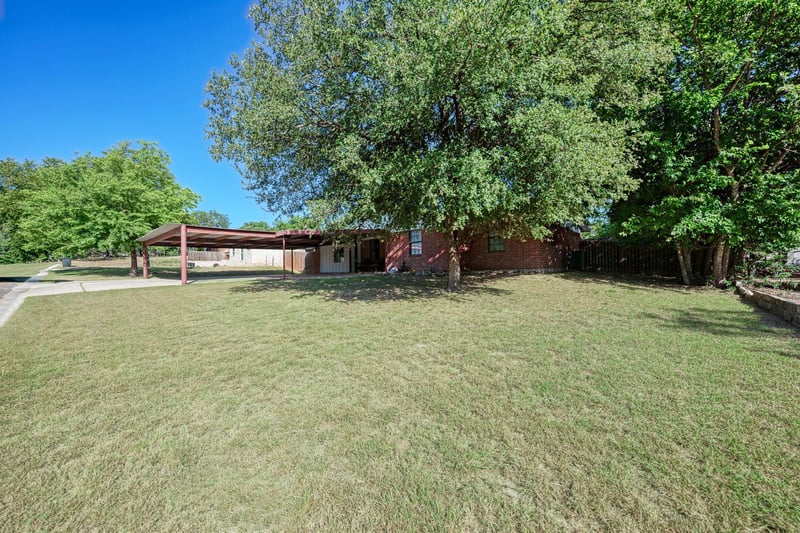 1407 W Avenue C, Lampasas, TX 76550