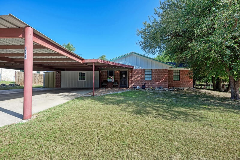 1407 W Avenue C, Lampasas, TX 76550