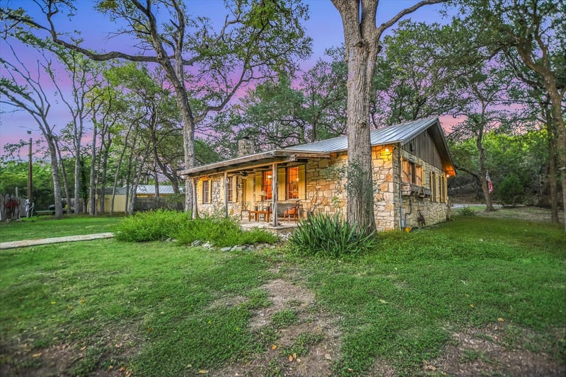 300 Deer Lake Est, Wimberley, TX 78676