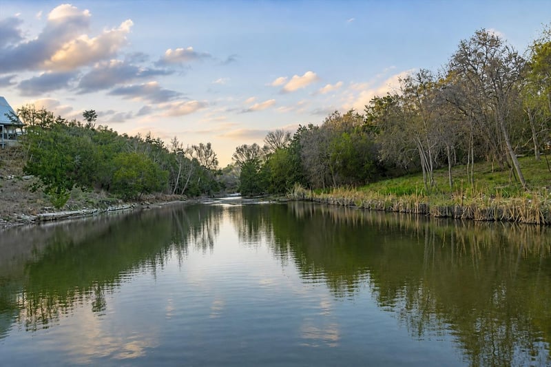 300 Deer Lake Est, Wimberley, TX 78676