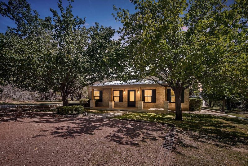 146 Hillside DR, Fredericksburg, TX 78624