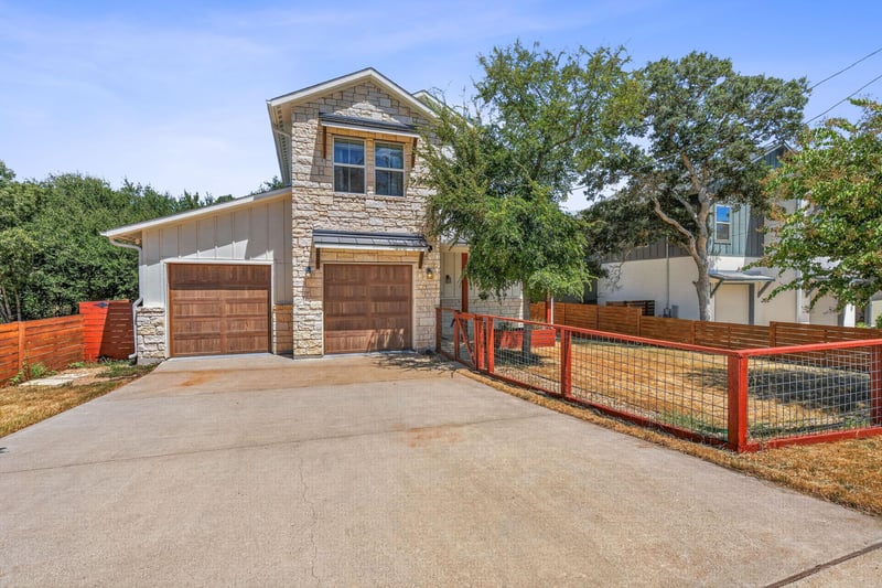 11005 7th ST, Jonestown, TX 78645