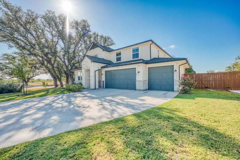 101 Plumbago LN, Marble Falls, TX 78654