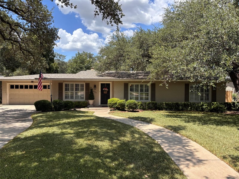 435 Forrest Hill DR, San Antonio, TX 78209