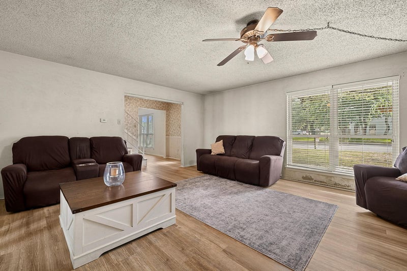 2300 Oakridge DR, Round Rock, TX 78681