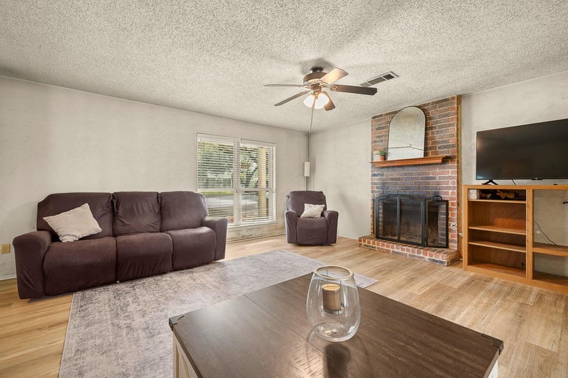 2300 Oakridge DR, Round Rock, TX 78681