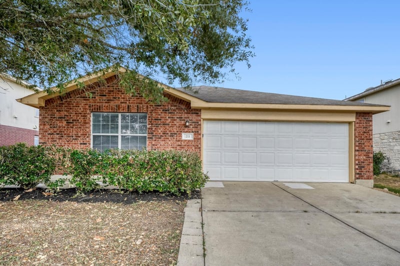 211 Remington Rn, Bastrop, TX 78602