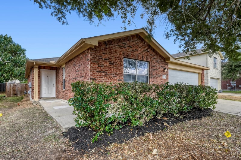 211 Remington Rn, Bastrop, TX 78602