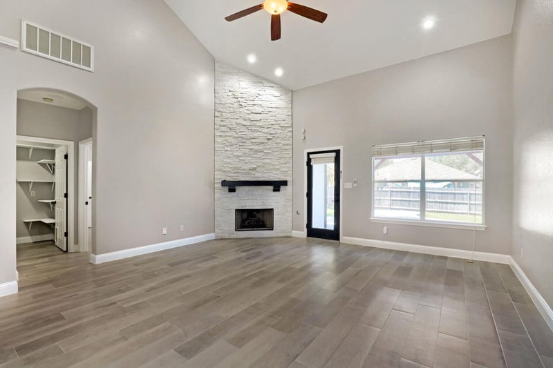 18652 E Dry Pond DR, Pflugerville, TX 78660