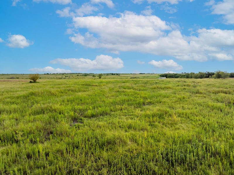 5275 County Road 424 RD, Taylor, TX 76574