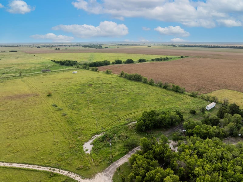 5275 County Road 424 RD, Taylor, TX 76574