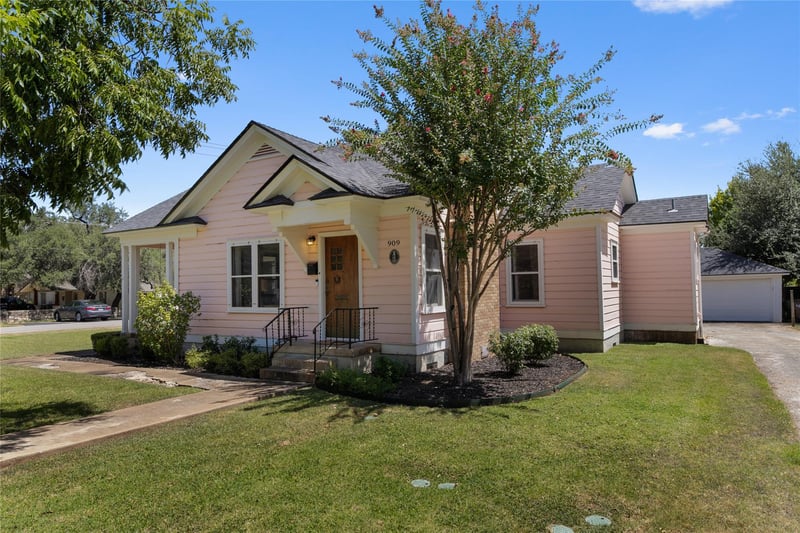 909 E Liberty Ave, Round Rock, TX 78664