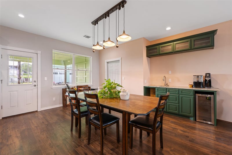 459 E Ridge LN, Niederwald, TX 78640