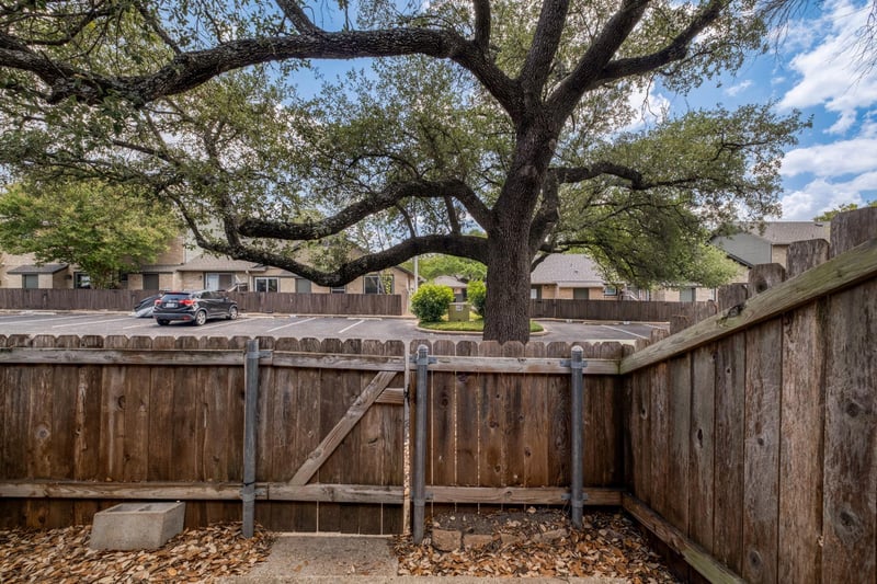 1015 E Yager LN #35, Austin, TX 78753