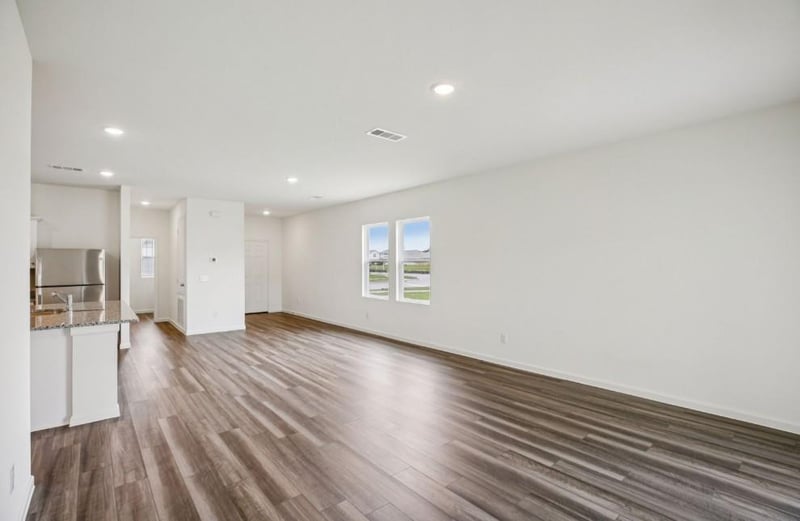 328 Sieders ST, Taylor, TX 76574
