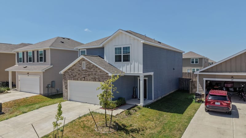 205 Waterbuck Loop, Hutto, TX 78634