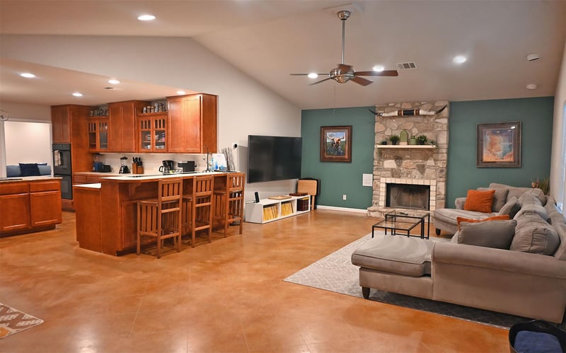 101 Stadium View DR, Marble Falls, TX 78654