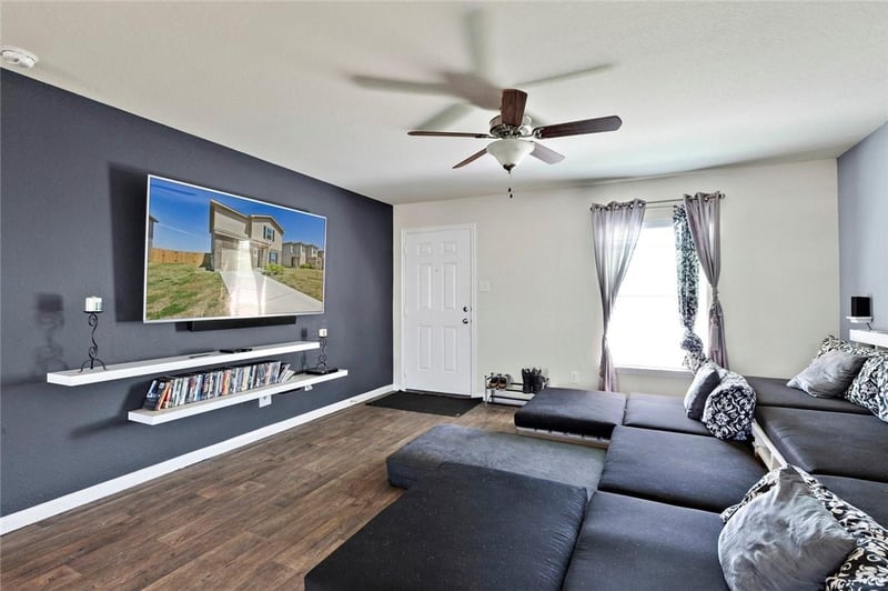 712 Cleary LN, Jarrell, TX 76537