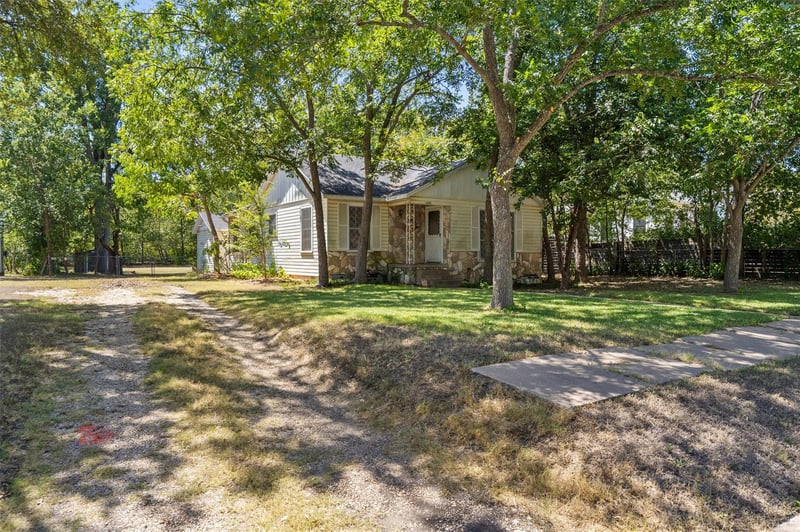 1121 Lexington ST, Taylor, TX 76574