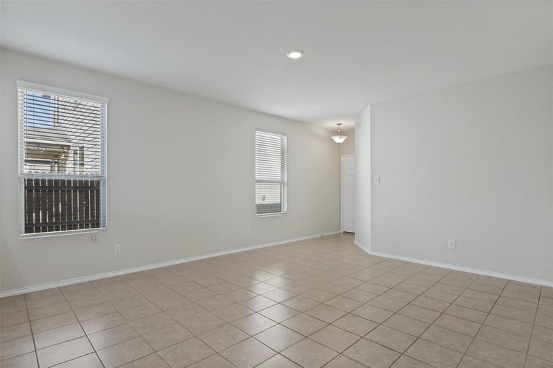 137 Miracle DR, Jarrell, TX 76537