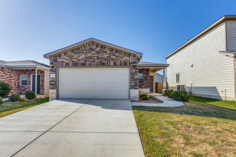 137 Miracle DR, Jarrell, TX 76537