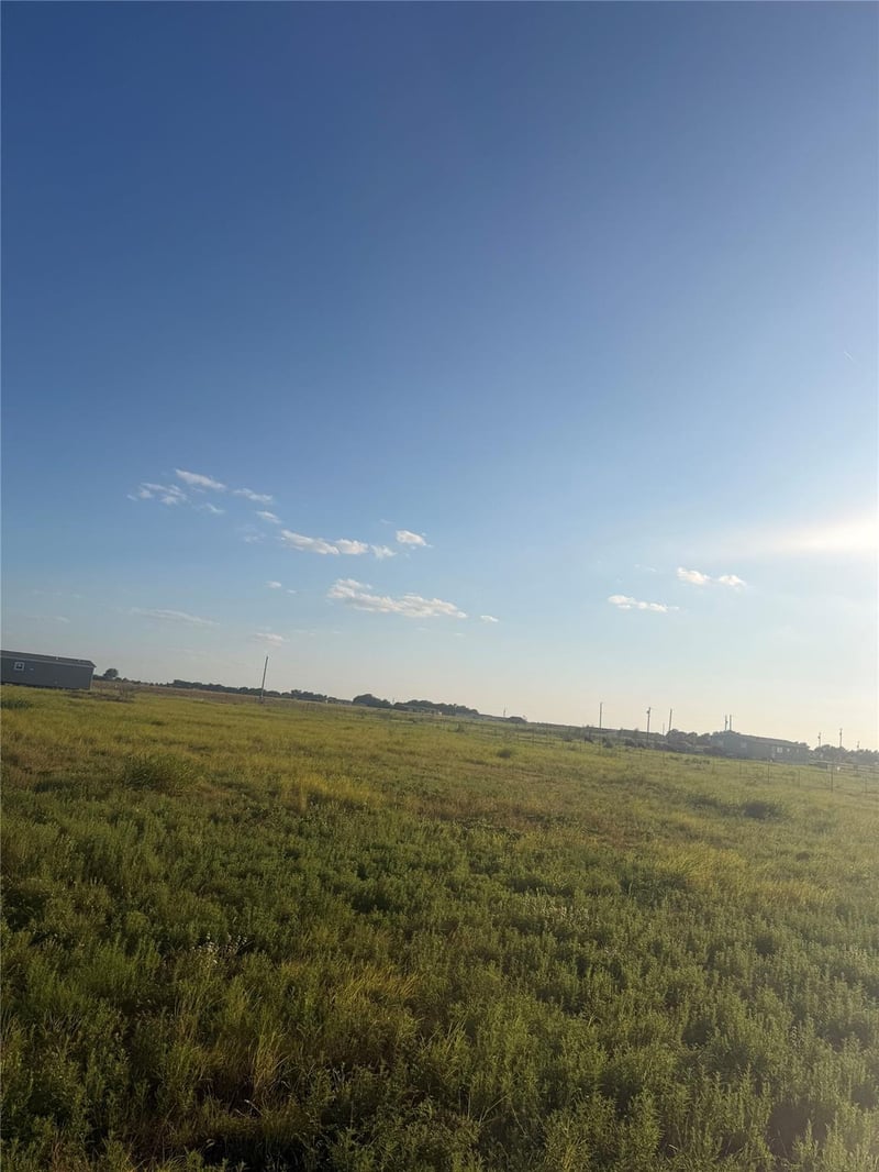 437 Cr 423, Taylor, TX 76574
