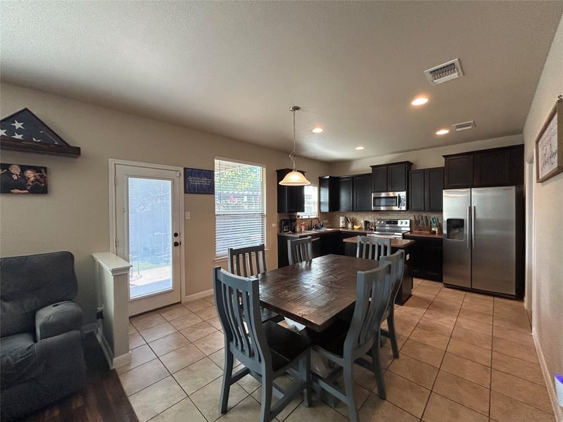 1615 Bluebell CIR, Lockhart, TX 78644