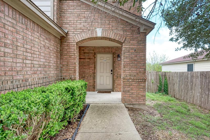530 Sheep Trail DR, Kyle, TX 78640