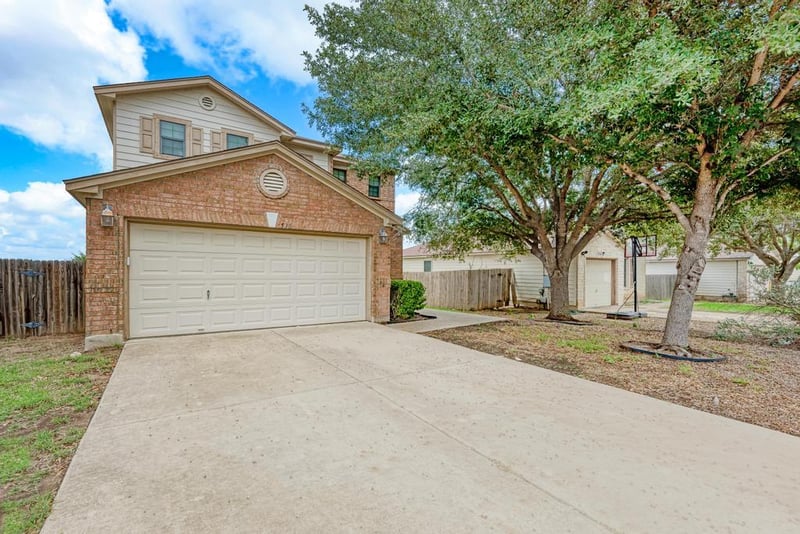 530 Sheep Trail DR, Kyle, TX 78640