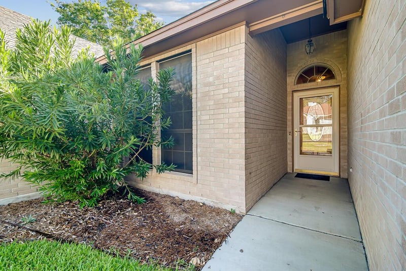 216 Meadow Brook DR, Fredericksburg, TX 78624